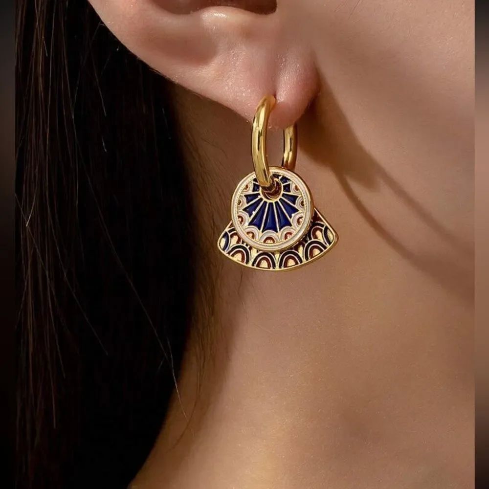 Vintage hoop earrings N704